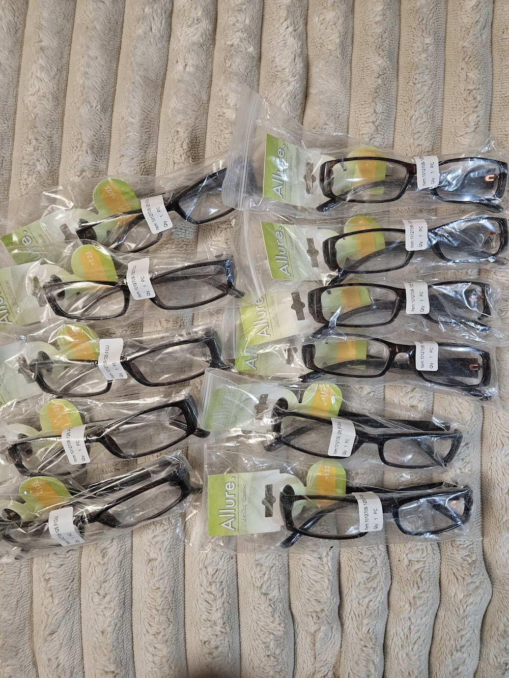 Allure Black Reading Glasses - Packaged Assortment